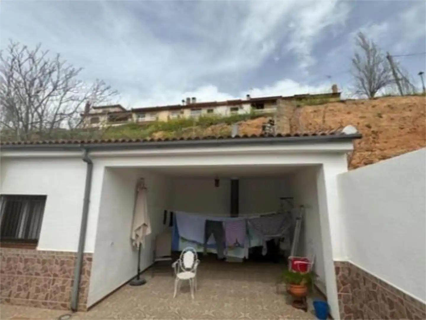 Casa adosada en venta en Calle Ganivet, 107, Iznalloz Vista exterior de Casa adosada en venta en Iznalloz con Aire acondicionado y Terraza