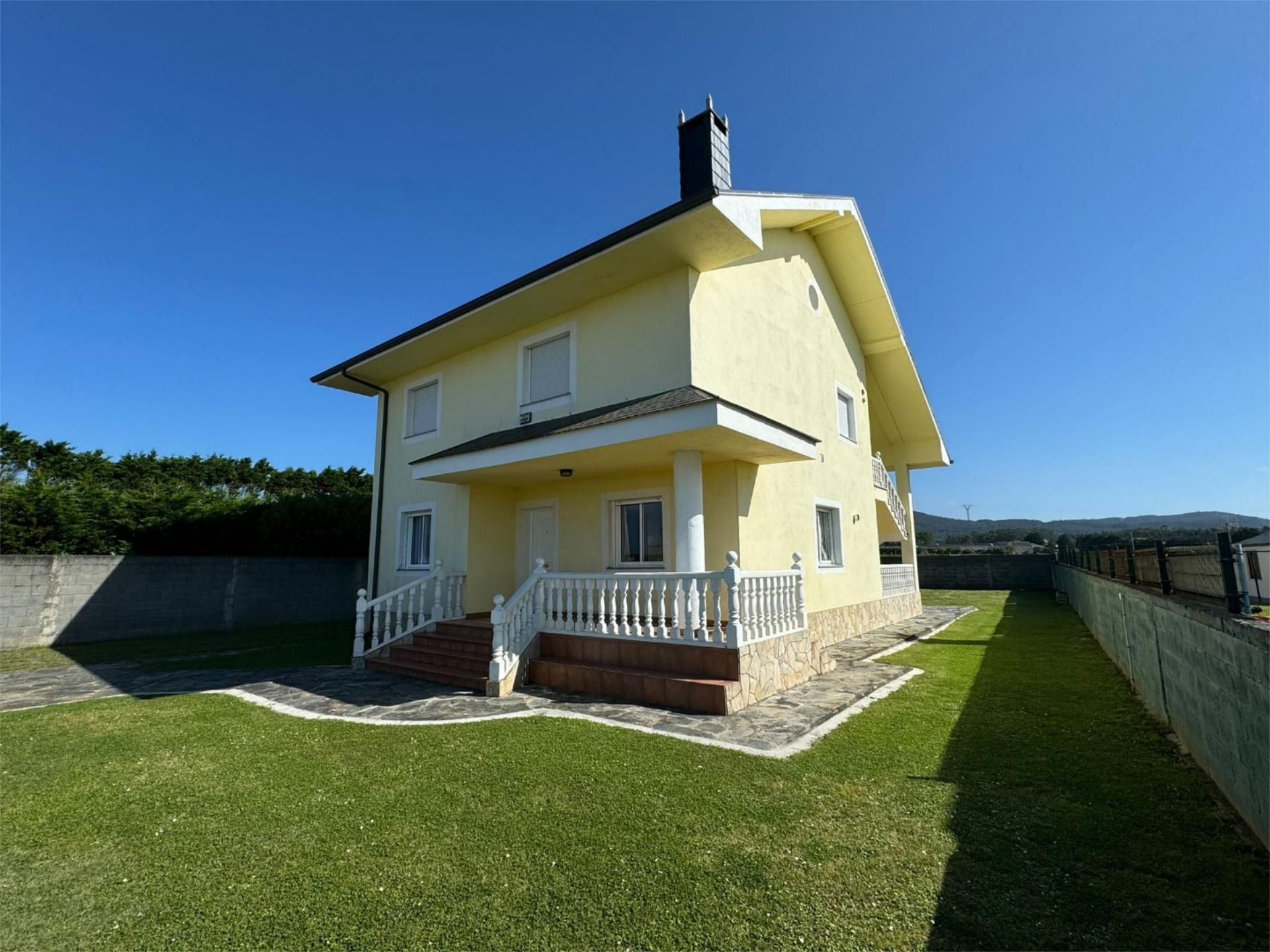 Vista exterior de Casa o xalet en venda en Barreiros amb Calefacció, Parquet i Traster