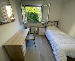 Bedroom of Flat to rent in Oviedo 