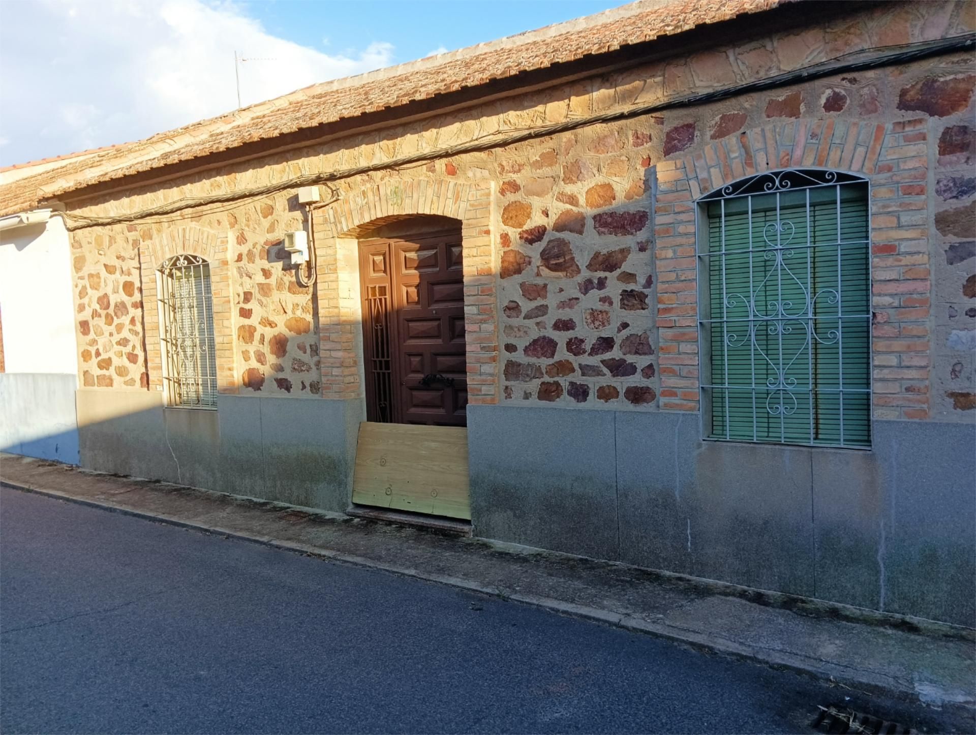 Exterior view of Planta baja for sale in Argamasilla de Calatrava  with Terrace