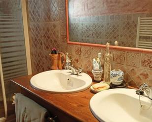 Bathroom of House or chalet for sale in El Viso de San Juan  with Swimming Pool