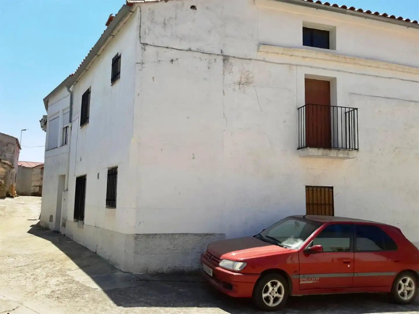 Casa o chalet en venta en Calle Hernán Cortés, 24, Almoharín Vista exterior de Casa o chalet en venta en Almoharín con Aire acondicionado, Terraza y Balcón