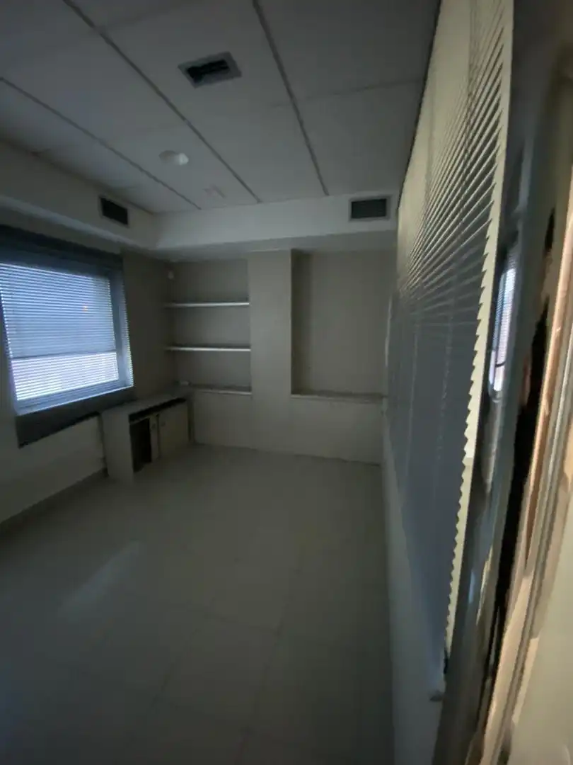 Study for rent in Camino Bajo de Huétor, 21, Cervantes Study for rent in Granada with Air Conditioner, Heating and Storage room