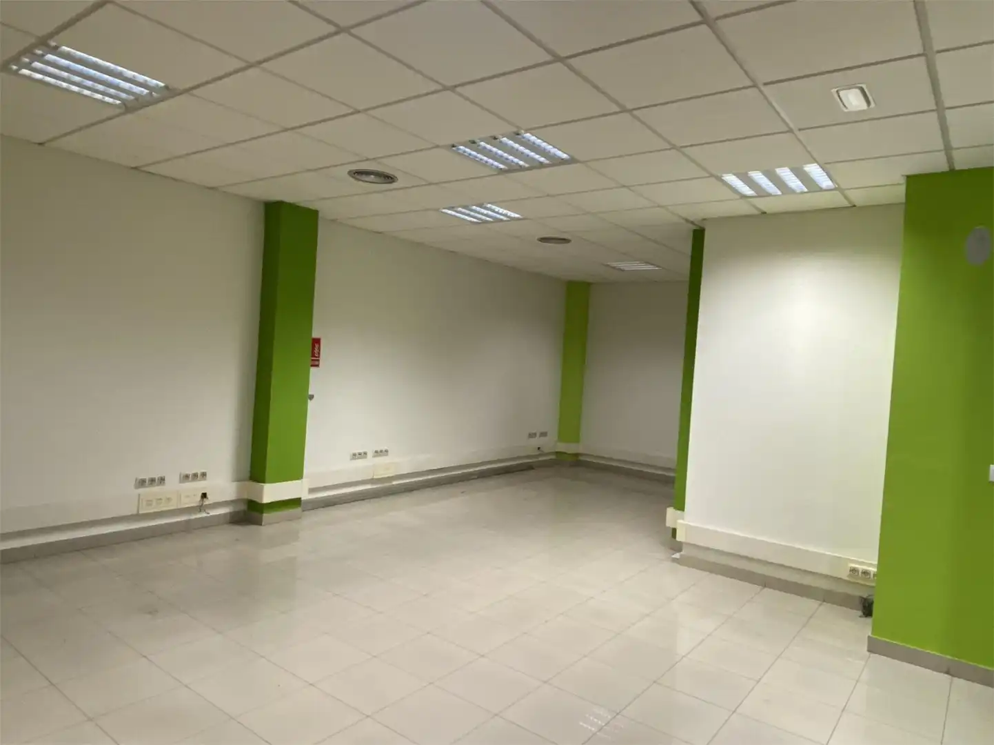Study for rent in Camino Bajo de Huétor, 21, Cervantes Study for rent in Granada with Air Conditioner, Heating and Storage room