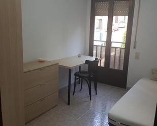 Bedroom of Flat to share in  Toledo Capital