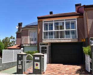 Exterior view of Single-family semi-detached for sale in Valladolid Capital  with Air Conditioner, Terrace and Swimming Pool