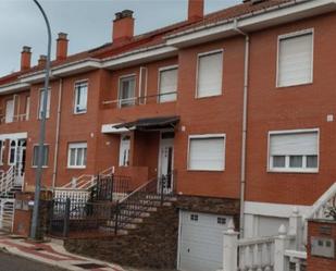 Vista exterior de Casa o xalet en venda en San Andrés del Rabanedo amb Terrassa