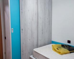 Bedroom of Flat to share in Zamora Capital   with Balcony