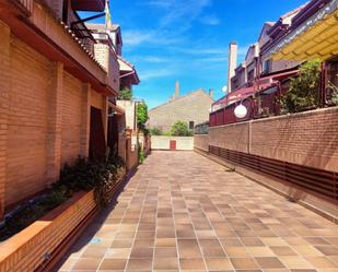 Vista exterior de Casa o xalet en venda en Alcobendas amb Terrassa i Balcó