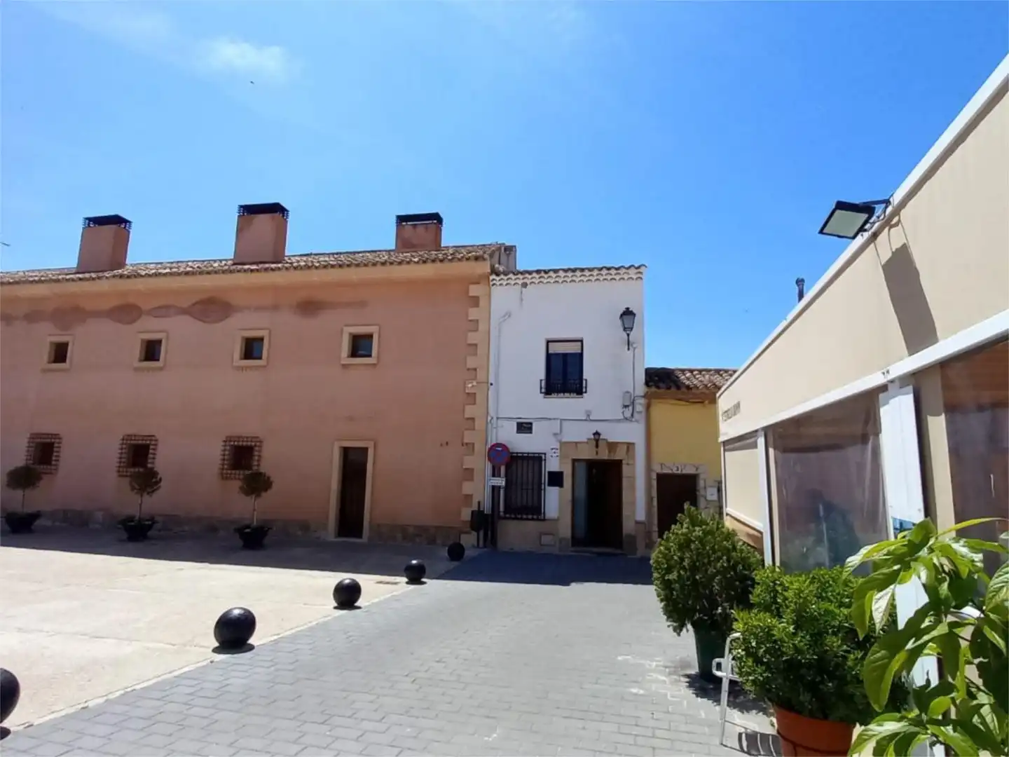 Casa adosada en venda a Plaza de la Autonomía, 1, Alarcón Vista exterior de Casa adosada en venda en Alarcón amb Terrassa, Moblat i Balcó