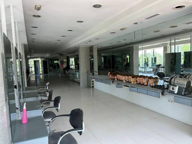 Local comercial en Alquiler en Calle Fuente del Tiro, 1 en Las Águilas