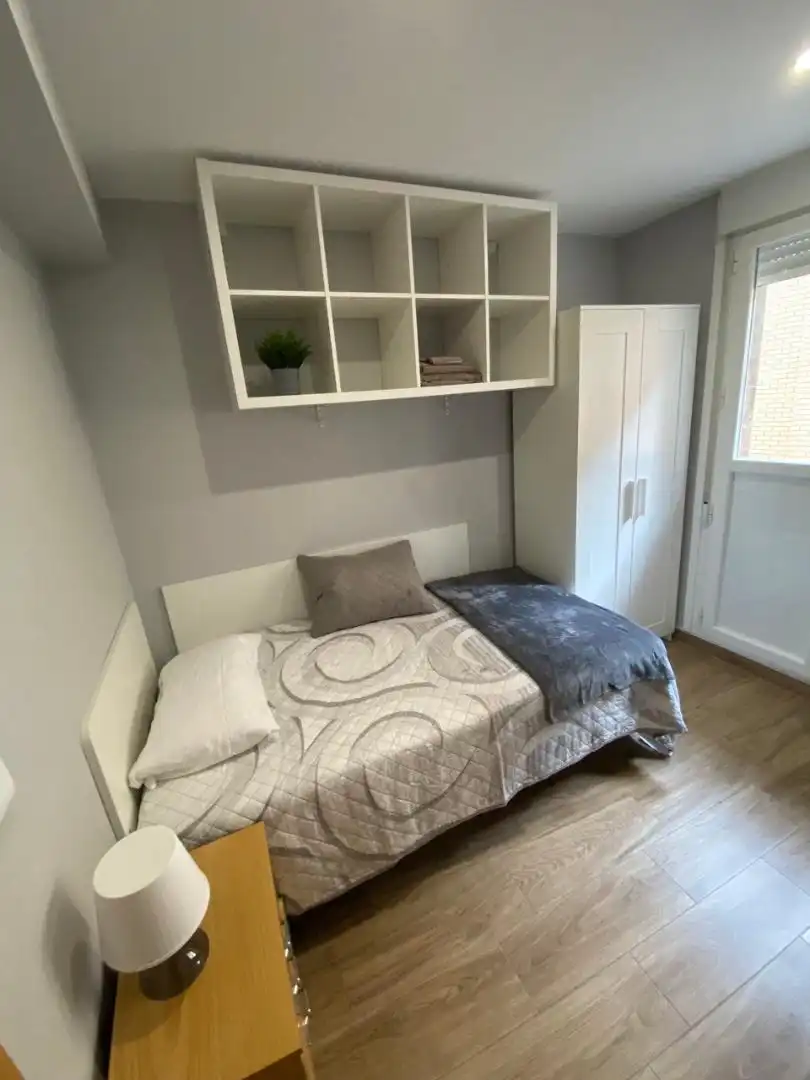 Habitación de Piso para compartir en Miranda de Ebro con Calefacción, Parquet y Amueblado