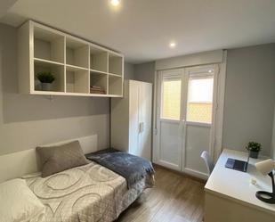 Bedroom of Flat to share in Miranda de Ebro  with Balcony