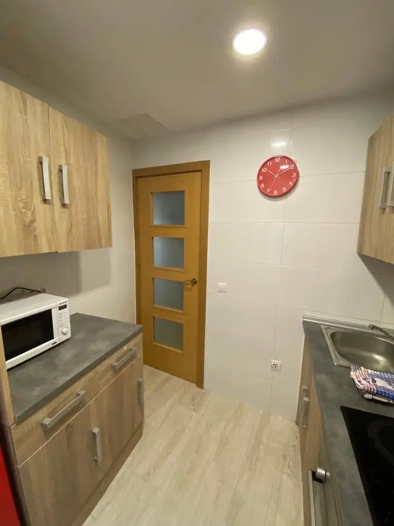 Cocina de Piso para compartir en Miranda de Ebro con Calefacción, Parquet y Amueblado