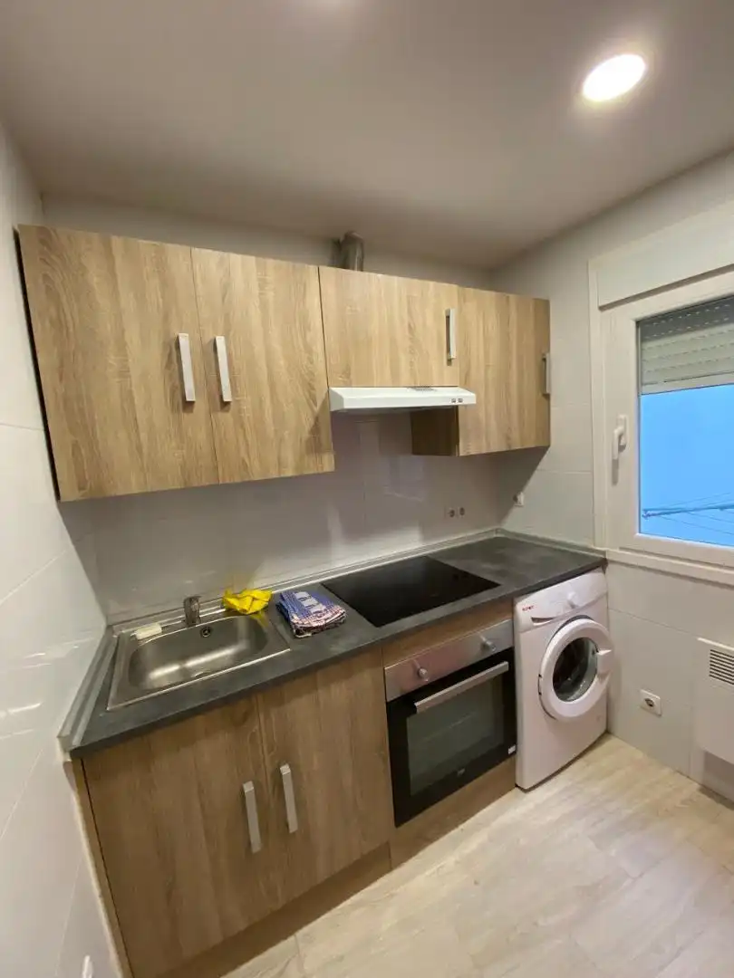 Cocina de Piso para compartir en Miranda de Ebro con Calefacción, Parquet y Amueblado