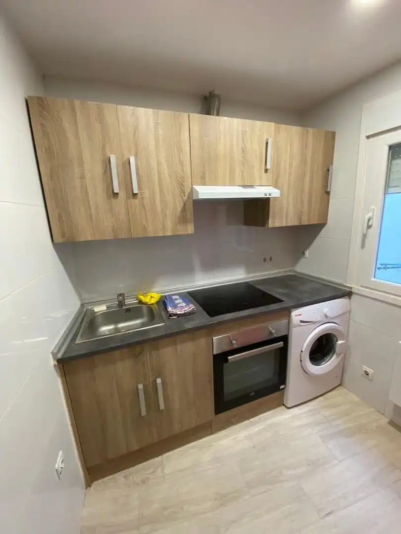 Cocina de Piso para compartir en Miranda de Ebro con Calefacción, Parquet y Amueblado