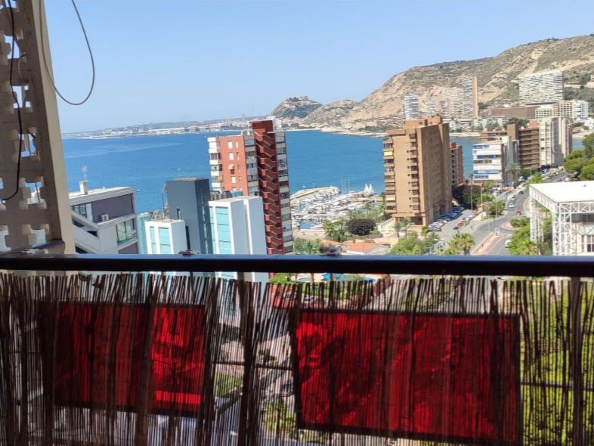Dormitori de Apartament de lloguer en Alicante / Alacant amb Terrassa, Moblat i Aparcament comunitari