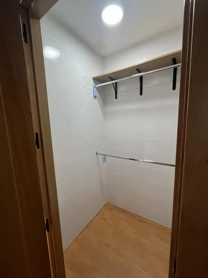 Badezimmer von Dachboden zum Verkauf in Torredelcampo mit Klimaanlage, Heizung und Terrasse