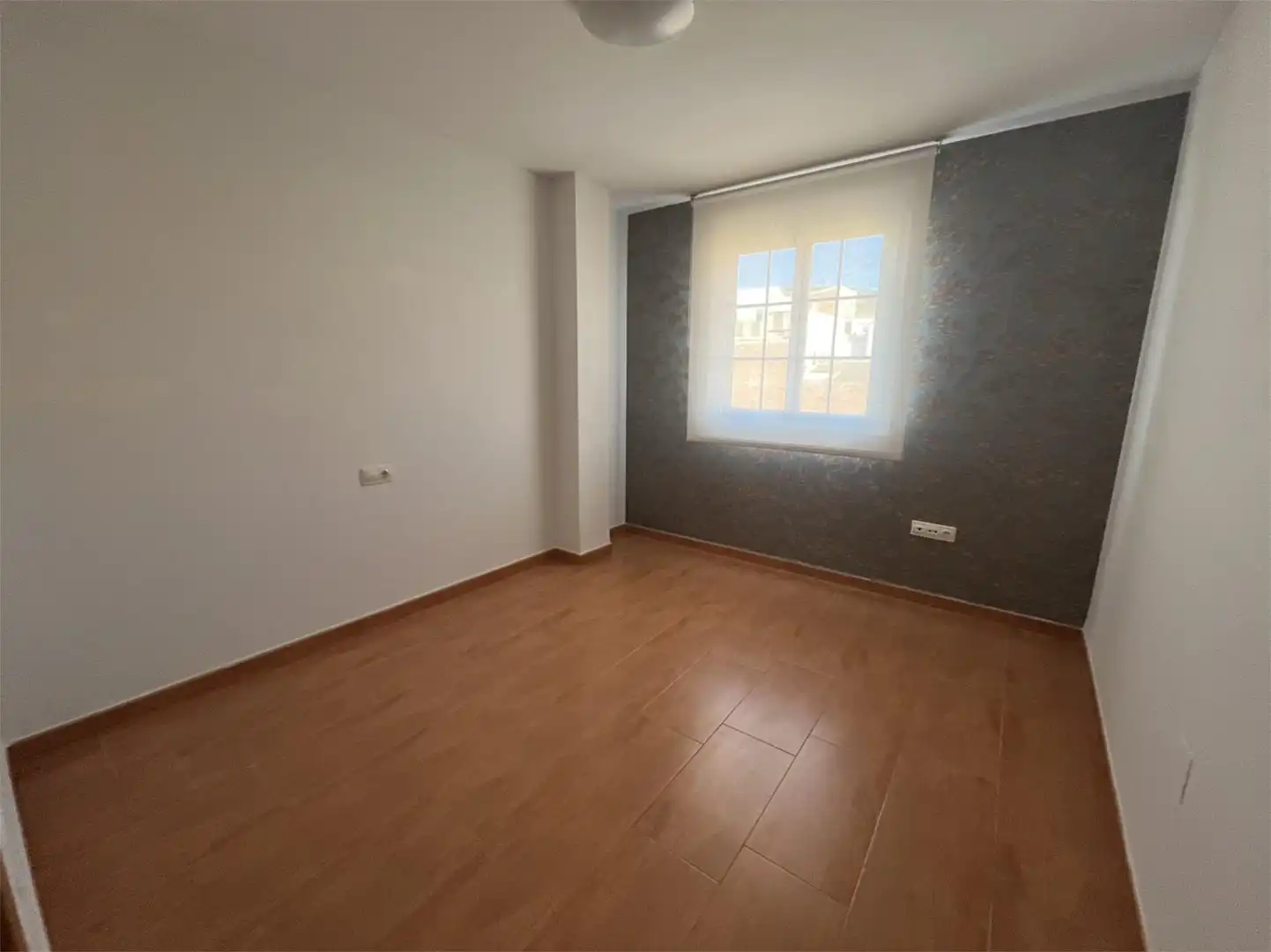 Schlafzimmer von Dachboden zum Verkauf in Torredelcampo mit Klimaanlage, Heizung und Terrasse