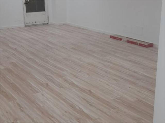 Local comercial en Alquiler en Rúa Río de Monelos, 20 en Cuatro Caminos - Plaza de la Cubela