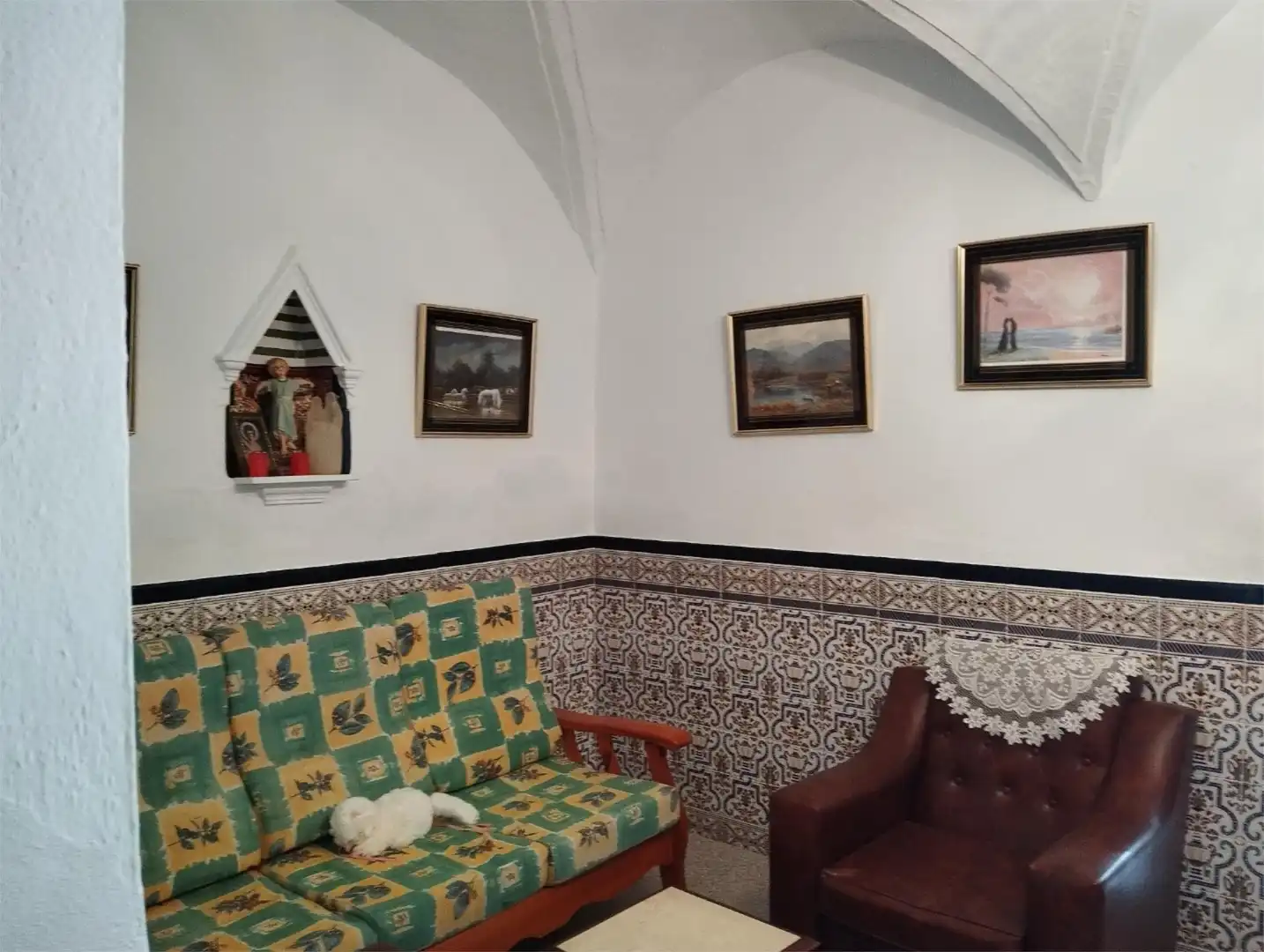 Sala d'estar de Casa adosada en venda en El Cerro de Andévalo amb Moblat, Forn i Rentadora