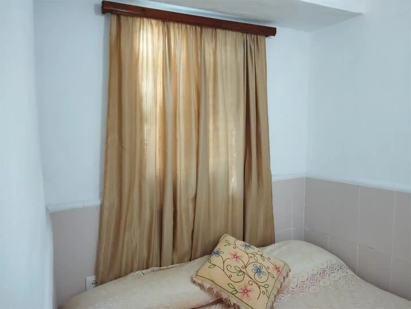 Dormitori de Casa adosada en venda en El Cerro de Andévalo amb Moblat, Forn i Rentadora