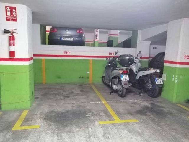 Garaje en Venta en Carrer de Portolà, 12 en El Putget i el Farró