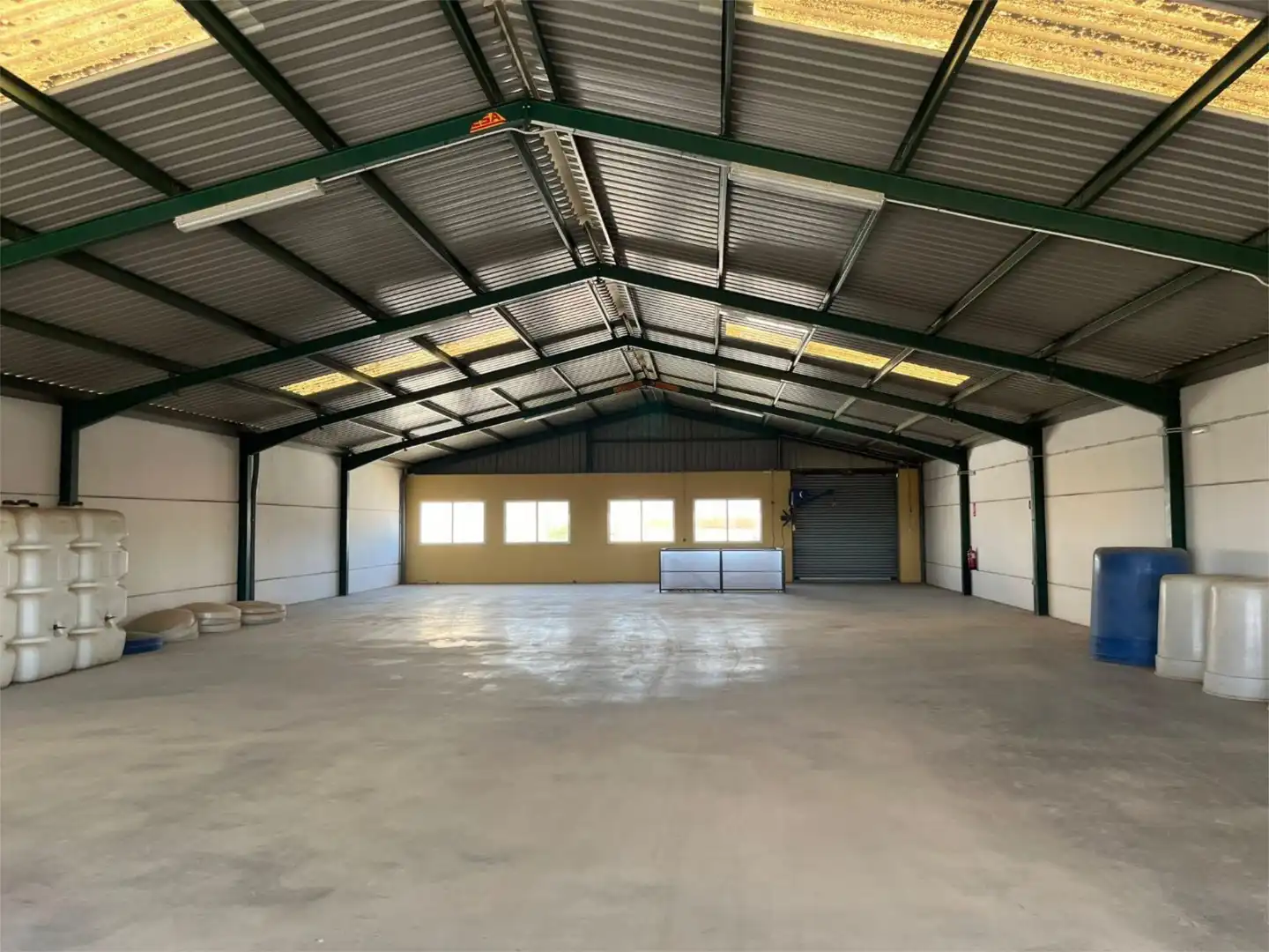 Fabrikhallen zum Verkauf in Calle Juncales, 14, La Puebla del Río Außenansicht von Fabrikhallen zum Verkauf in La Puebla del Río