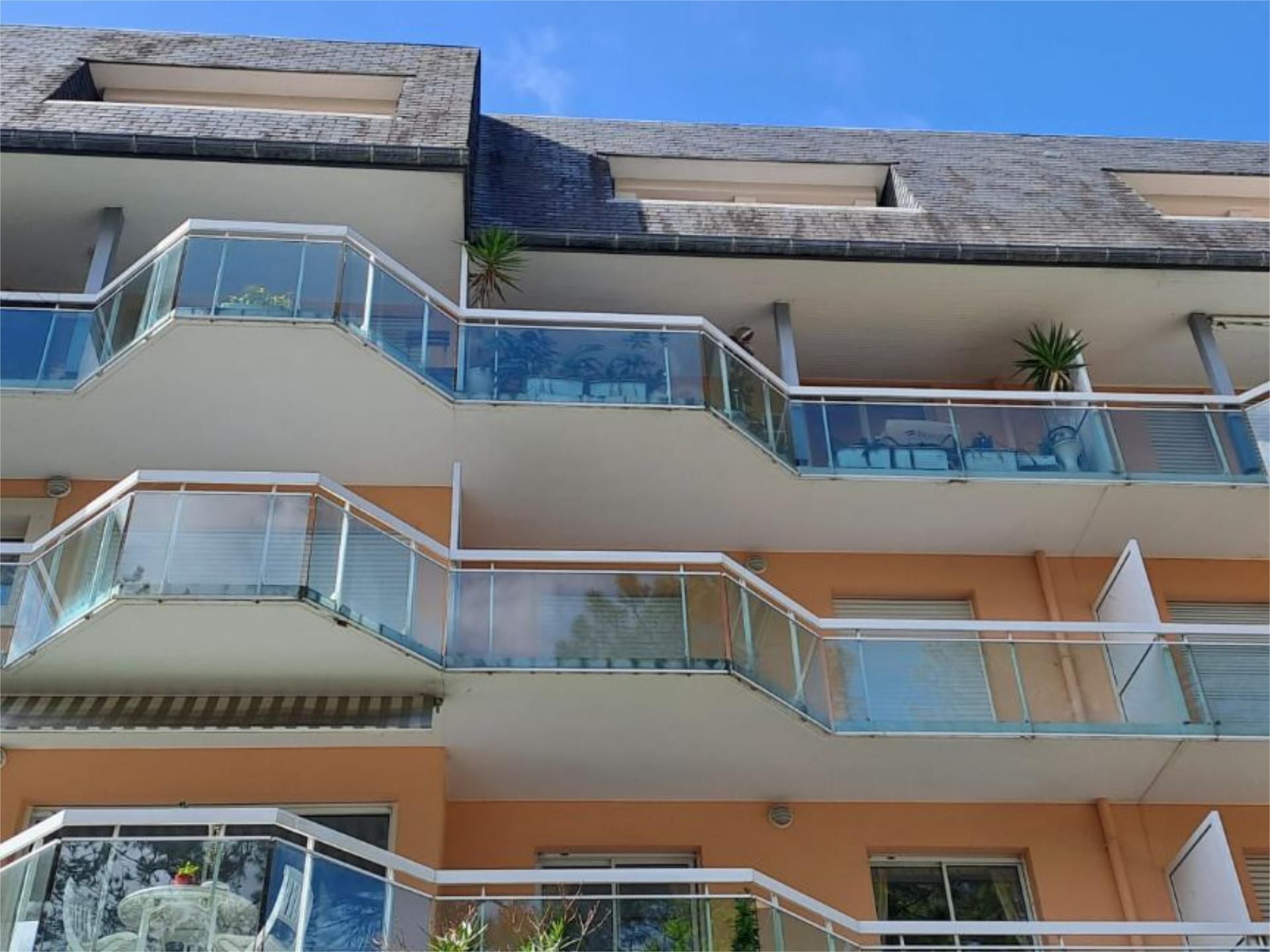 Vista exterior de Piso en venta en Biarritz con Calefacción, Jardín privado y Parquet