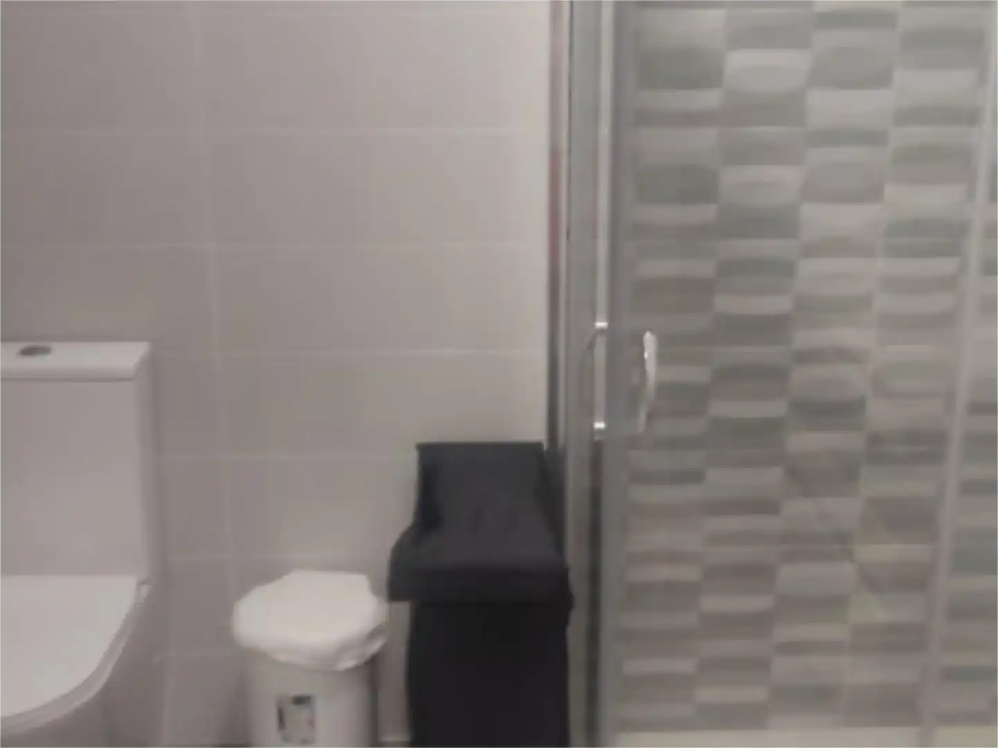 Wohnung zum Verkauf in Calle la Colina, 7, La Colina Badezimmer von Wohnung zum Verkauf in Torremolinos mit Klimaanlage, Parkett und Schwimmbad