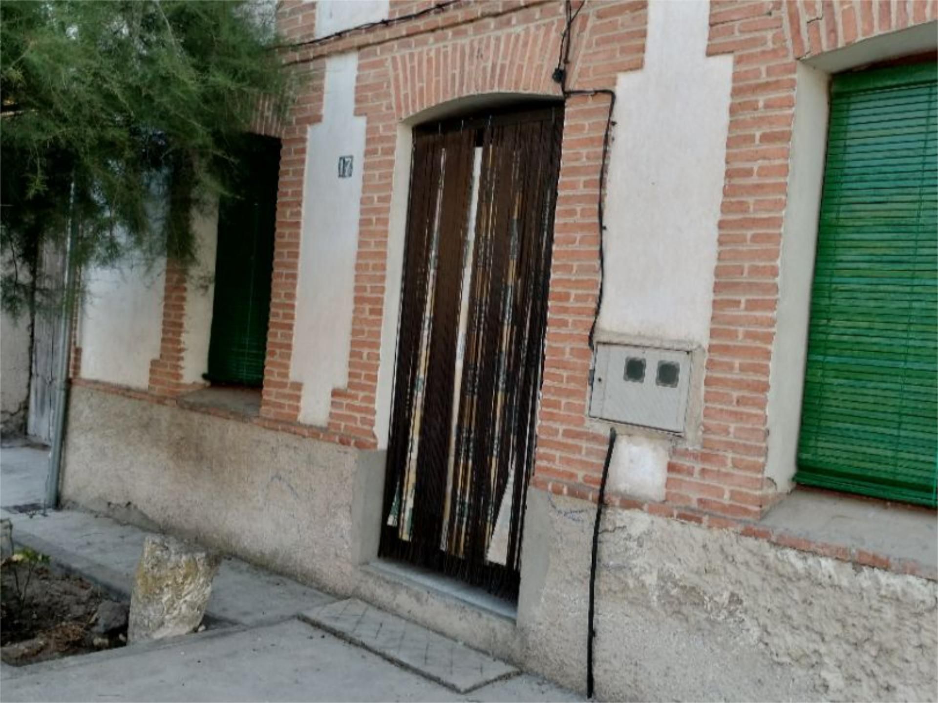 Vista exterior de Planta baixa en venda en Gomezserracín amb Jardí privat, Forn i Rentadora