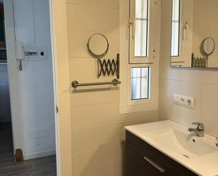 Bathroom of Flat to rent in Roquetas de Mar  with Air Conditioner and Balcony