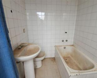 Bathroom of Single-family semi-detached for sale in Morón de la Frontera  with Air Conditioner and Terrace