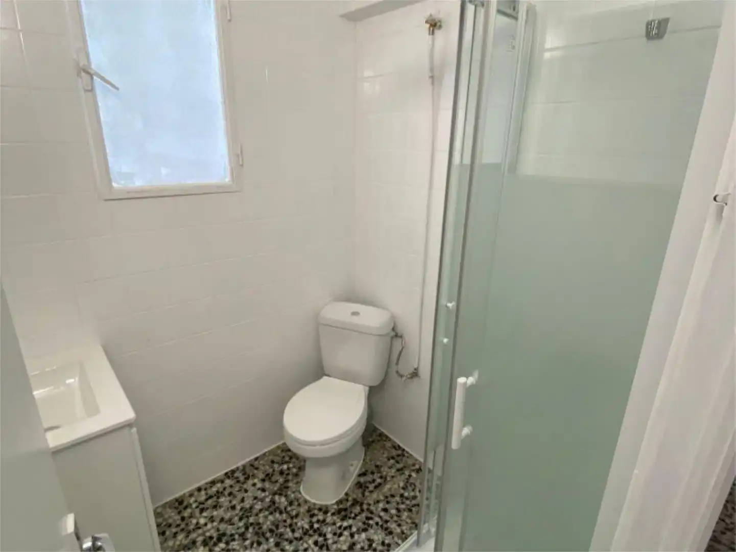 Baño de Piso para compartir en Alzira