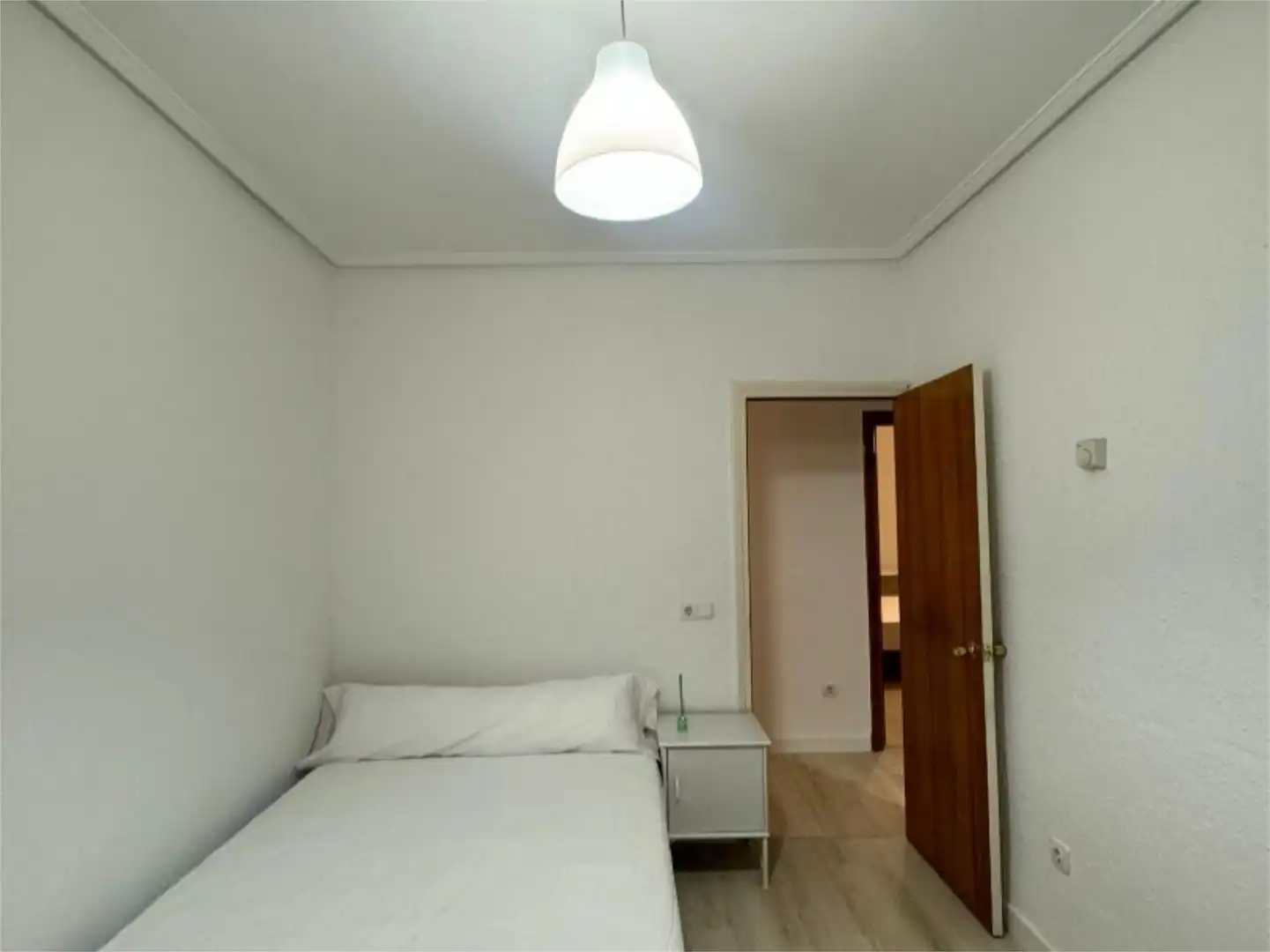 Room in Arana Kalea, 30, Santiago - Arana Bedroom of Apartments for share in Vitoria - Gasteiz with Heating and Furnished