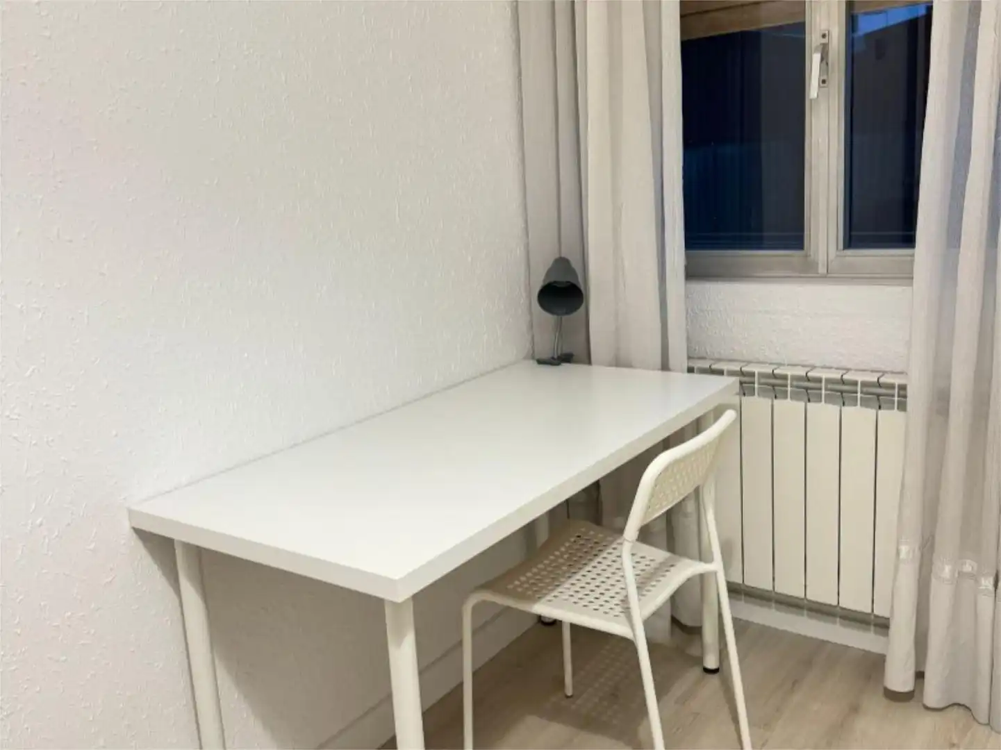Room in Arana Kalea, 30, Santiago - Arana Apartments for share in Vitoria - Gasteiz with Heating and Furnished