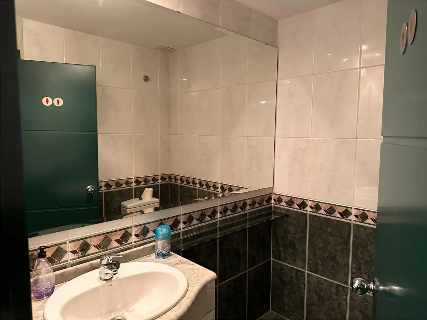 Baño de Oficina de alquiler en Salt