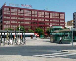 Vista exterior de Oficina de lloguer en  Sevilla Capital