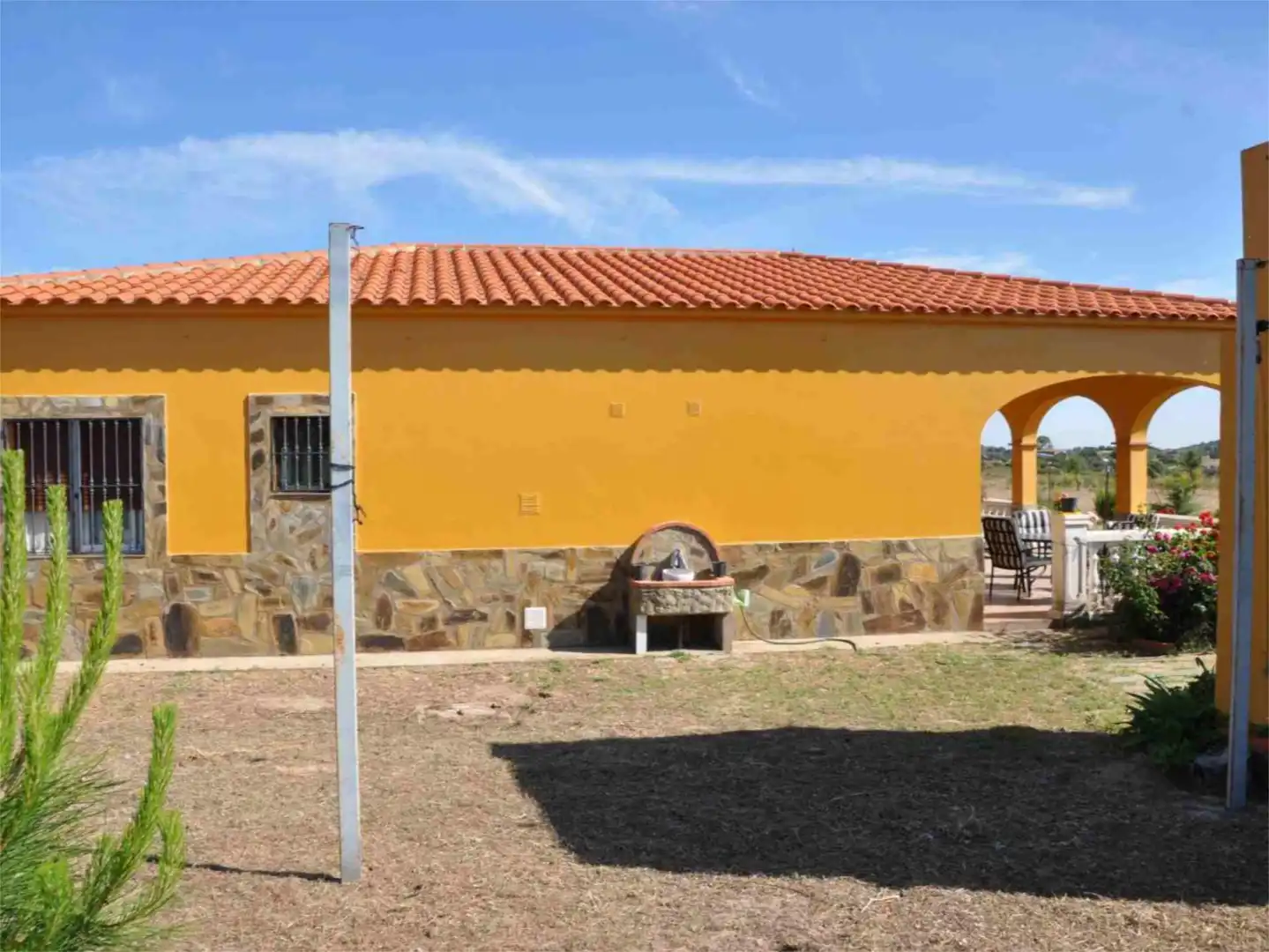 Casa o chalet en venta en Charca de Zalamea, Higuera de la Serena Vista exterior de Casa o chalet en venta en Higuera de la Serena con Aire acondicionado, Jardín privado y Terraza