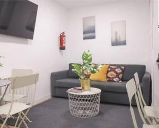 Living room of Flat to rent in  Madrid Capital  with Heating, Terrace and Furnished