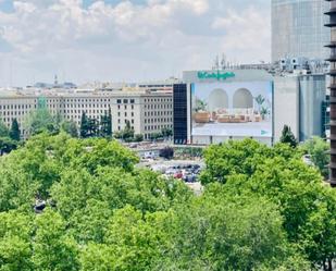 Vista exterior de Pis de lloguer en  Madrid Capital amb Aire condicionat i Terrassa