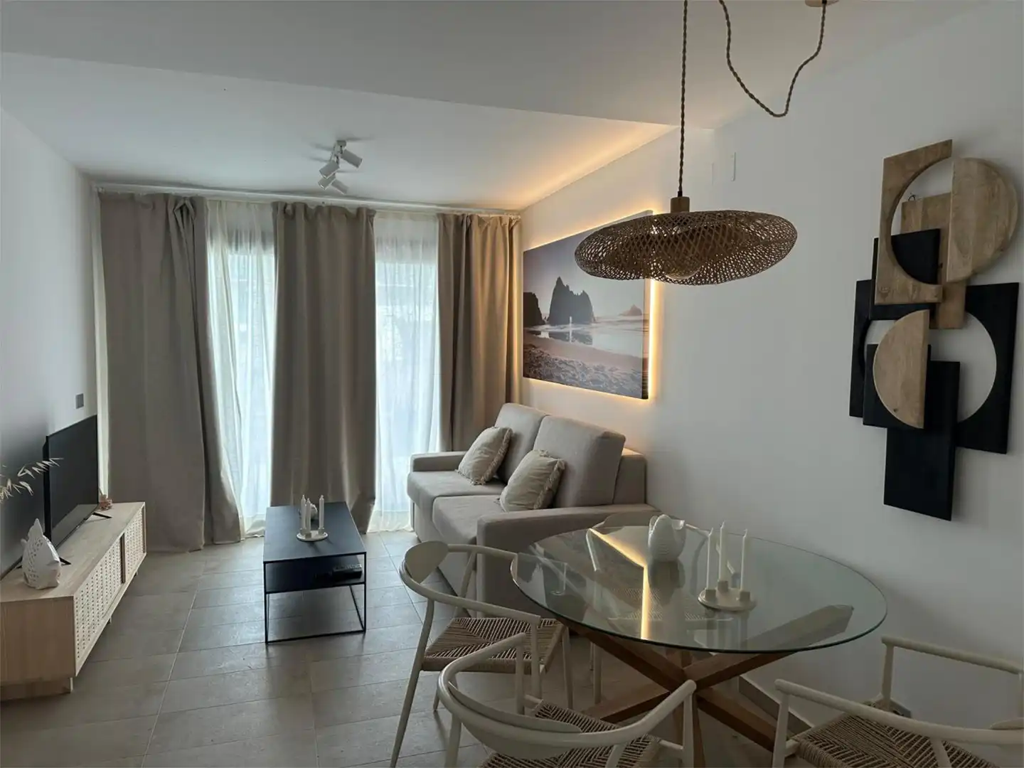 Wohnzimmer von Maisonette zum Verkauf in Zahara de los Atunes mit Klimaanlage, Heizung und Privatgarten