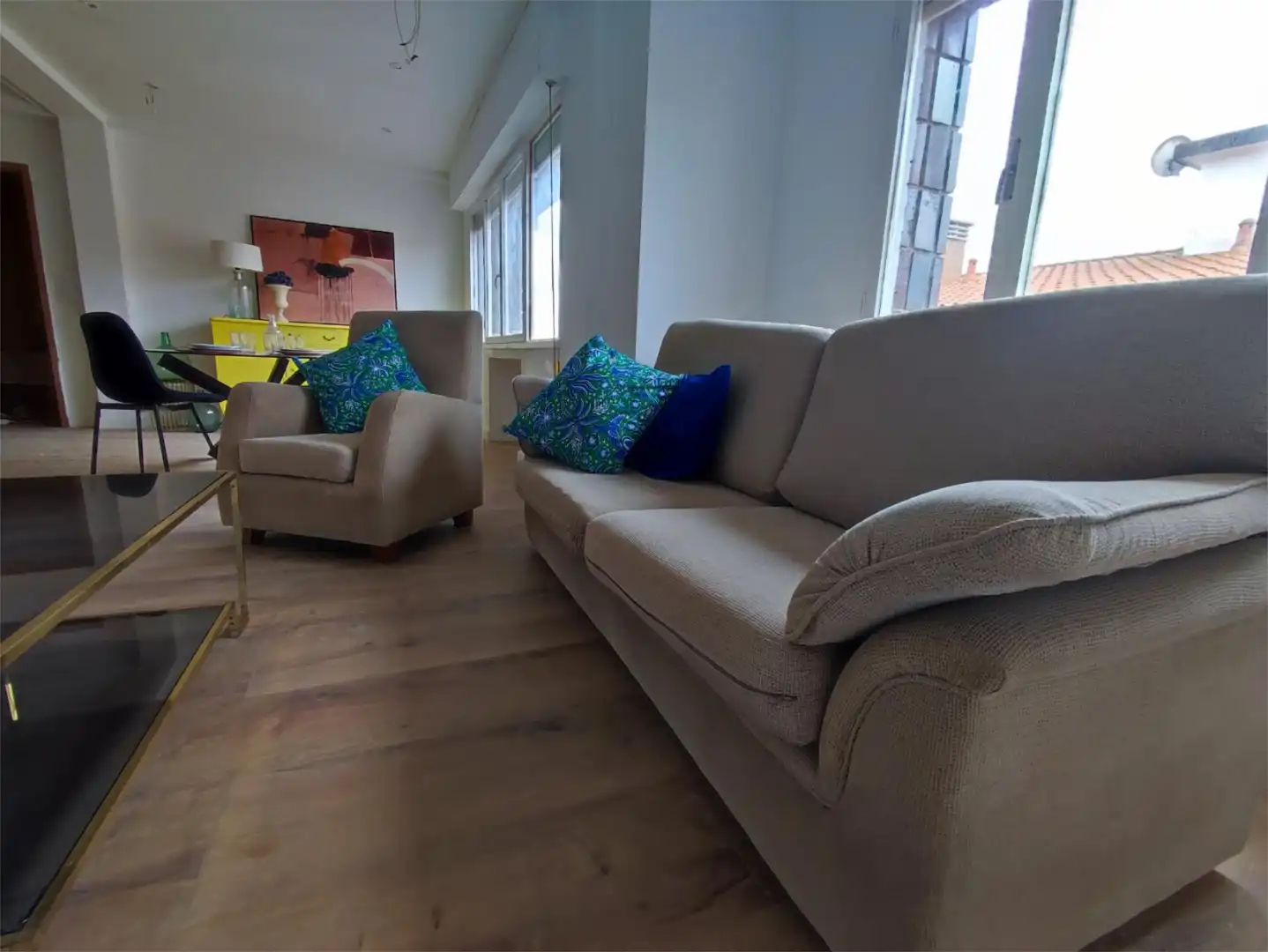 Sala de estar de Piso de alquiler en Carreño con Calefacción, Parquet y Amueblado