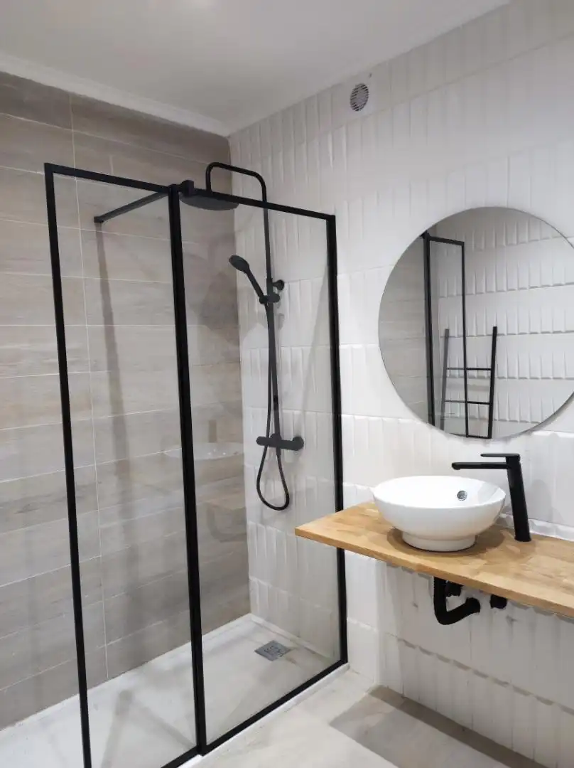 Baño de Piso de alquiler en Carreño con Calefacción, Parquet y Amueblado
