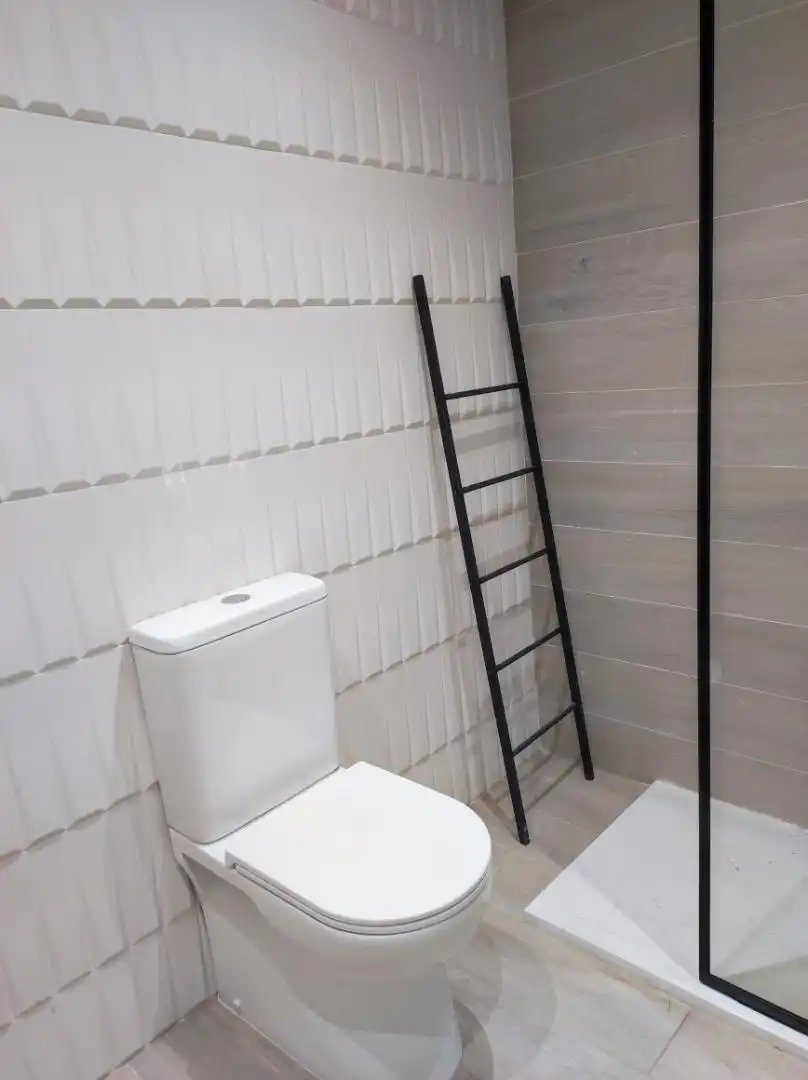 Baño de Piso de alquiler en Carreño con Calefacción, Parquet y Amueblado