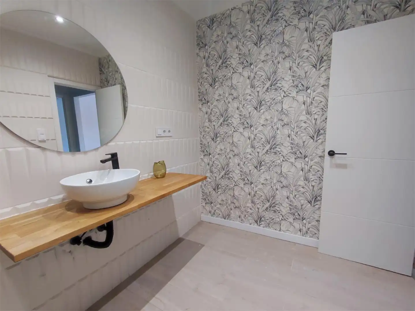 Baño de Piso de alquiler en Carreño con Calefacción, Parquet y Amueblado