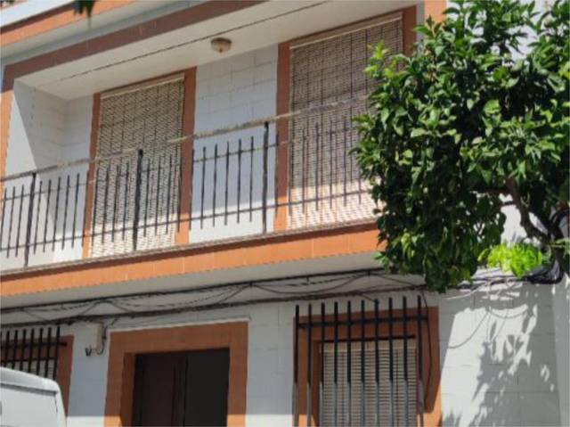Casa adosada en Venta en Calle Alpízar, 25 en La Palma del Condado