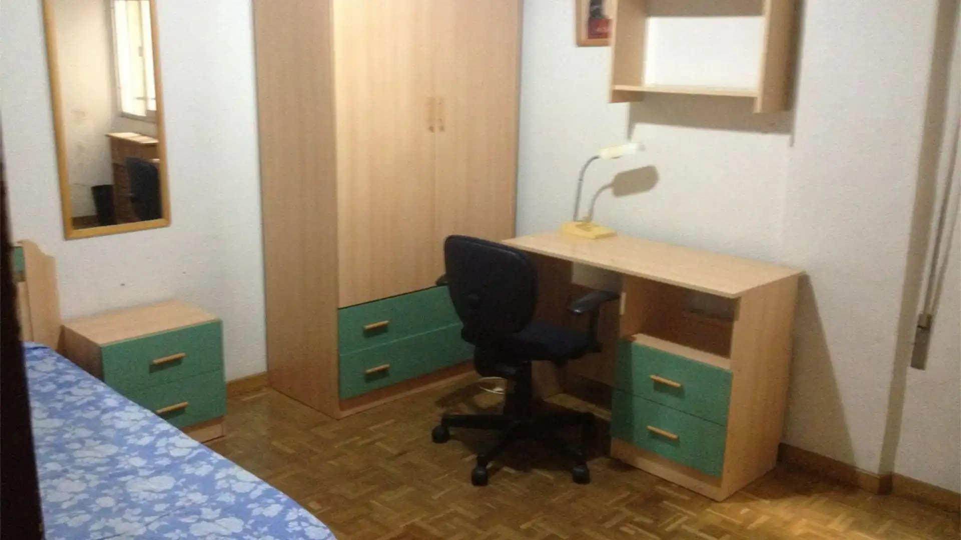 Zimmer in Paseo de San Vicente, 52, La Platina- Hospital - Campus