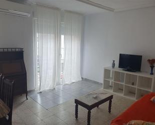 Flat to share in Calle Manuel Revilla Castán, 8, Miralvalle - Av. Virgen del Puerto - La Data