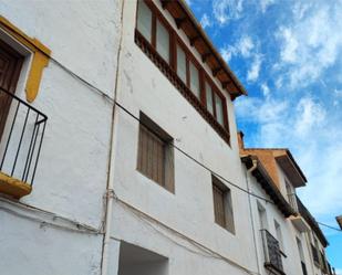 Vista exterior de Casa adosada en venda en Jerez del Marquesado amb Terrassa